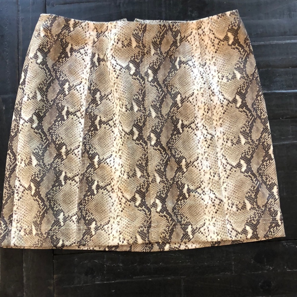 Pants store skirt